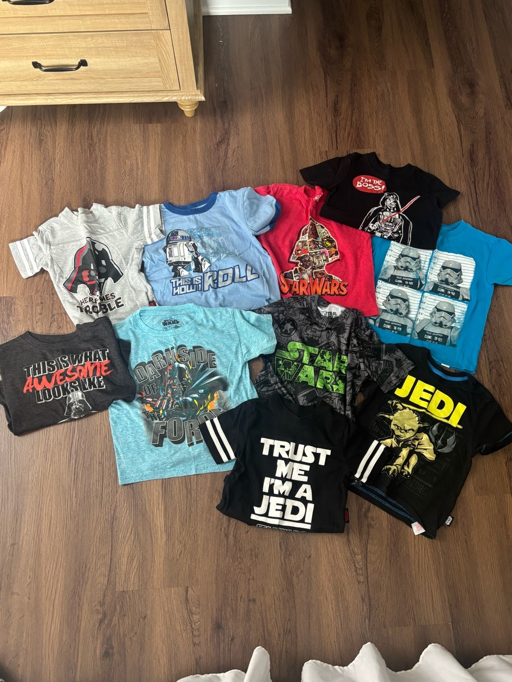 Star Wars - Lot of 10 kid Star Wars Graphic Tees